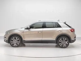 Volkswagen T-ROC 2022 купить из Китая, цена 1 727 000 ₽ — Suifenhe Auto