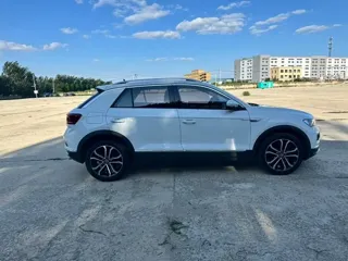 Volkswagen T-ROC 2022 купить из Китая, цена 1 792 000 ₽ — Suifenhe Auto