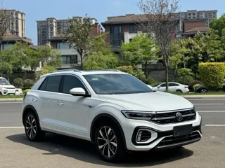 Volkswagen T-ROC 2025 купить из Китая, цена 3 160 000 ₽ — Suifenhe Auto