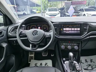 Volkswagen T-ROC 2023 купить из Китая, цена 1 723 000 ₽ — Suifenhe Auto