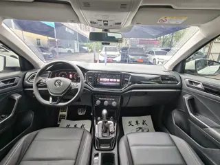 Volkswagen T-ROC 2023 купить из Китая, цена 1 723 000 ₽ — Suifenhe Auto