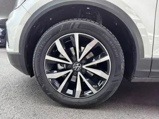 Volkswagen T-ROC 2023 купить из Китая, цена 2 040 000 ₽ — Suifenhe Auto