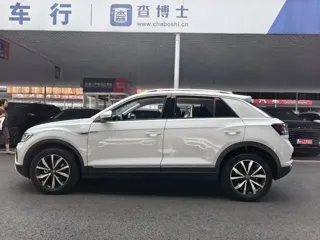 Volkswagen T-ROC 2023 купить из Китая, цена 2 040 000 ₽ — Suifenhe Auto