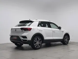 Volkswagen T-ROC 2019 купить из Китая, цена 1 481 000 ₽ — Suifenhe Auto