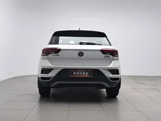 Volkswagen T-ROC 2019 купить из Китая, цена 1 481 000 ₽ — Suifenhe Auto