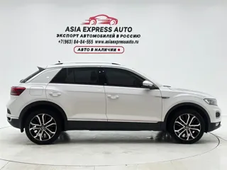 Volkswagen T-ROC 2021 купить из Китая, цена 1 847 000 ₽ — Suifenhe Auto