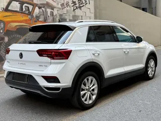 Volkswagen T-ROC 2022 купить из Китая, цена 1 766 000 ₽ — Suifenhe Auto