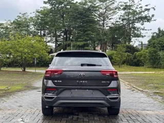 Volkswagen T-ROC 2021 купить из Китая, цена 1 494 000 ₽ — Suifenhe Auto