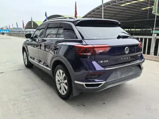 Volkswagen T-ROC 2020 купить из Китая, цена 1 575 000 ₽ — Suifenhe Auto