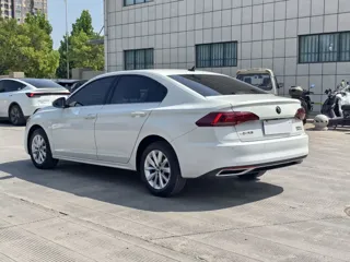 Volkswagen Bora 2023 купить из Китая, цена 1 360 000 ₽ — Suifenhe Auto