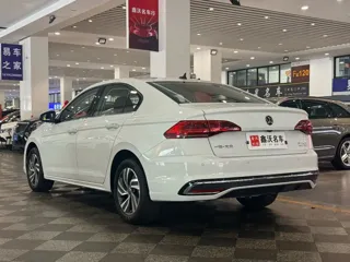 Volkswagen Bora 2024 купить из Китая, цена 1 814 000 ₽ — Suifenhe Auto
