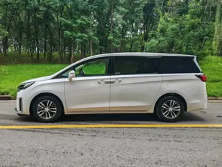 Buick GL8 2024 купить из Китая, цена 5 017 000 ₽ — Suifenhe Auto