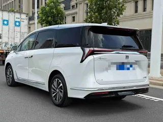 Buick GL8 2025 купить из Китая, цена 7 682 000 ₽ — Suifenhe Auto