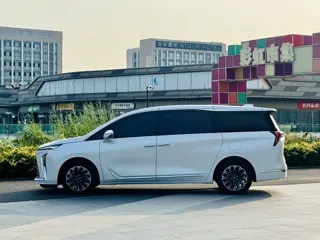 Buick GL8 2025 купить из Китая, цена 6 205 000 ₽ — Suifenhe Auto
