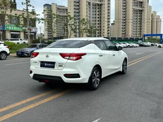 Nissan Lannia 2018 купить из Китая, цена 1 321 000 ₽ — Suifenhe Auto