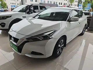 Nissan Lannia 2019 купить из Китая, цена 1 340 000 ₽ — Suifenhe Auto