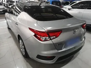 Nissan Lannia 2019 купить из Китая, цена 1 348 000 ₽ — Suifenhe Auto