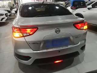 Nissan Lannia 2019 купить из Китая, цена 1 348 000 ₽ — Suifenhe Auto