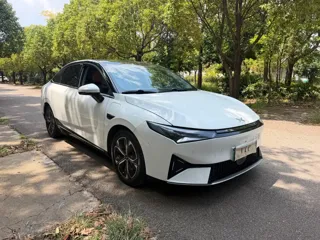 XPeng P5 2023 купить из Китая, цена 3 301 000 ₽ — Suifenhe Auto