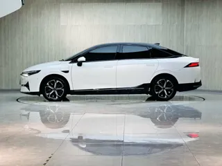 XPeng P5 2022 купить из Китая, цена 3 428 000 ₽ — Suifenhe Auto