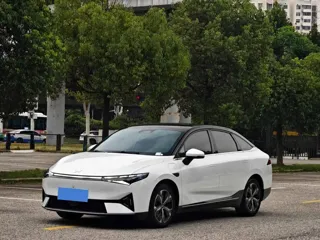 XPeng P5 2023 купить из Китая, цена 3 228 000 ₽ — Suifenhe Auto