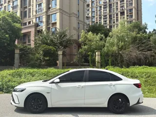 Chevrolet Monza 2023 купить из Китая, цена 1 161 000 ₽ — Suifenhe Auto