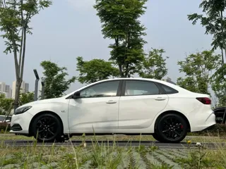 Chevrolet Monza 2020 купить из Китая, цена 960 000 ₽ — Suifenhe Auto