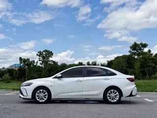 Chevrolet Monza 2023 купить из Китая, цена 1 304 000 ₽ — Suifenhe Auto