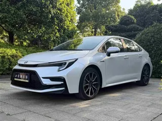 Toyota Levin 2023 купить из Китая, цена 1 844 000 ₽ — Suifenhe Auto