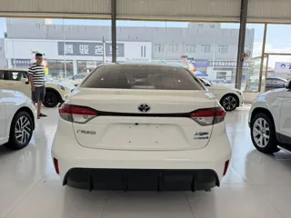Toyota Levin 2023 купить из Китая, цена 1 922 000 ₽ — Suifenhe Auto