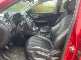Roewe i5 2018 купить из Китая, цена 964 000 ₽ — Suifenhe Auto