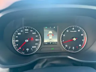 Roewe i5 2021 купить из Китая, цена 1 136 000 ₽ — Suifenhe Auto
