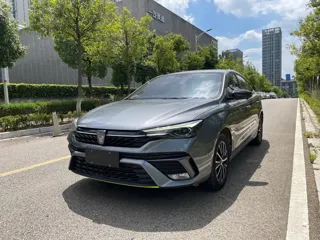 Roewe i5 2022 купить из Китая, цена 981 000 ₽ — Suifenhe Auto