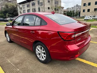 Roewe i5 2020 купить из Китая, цена 1 096 000 ₽ — Suifenhe Auto