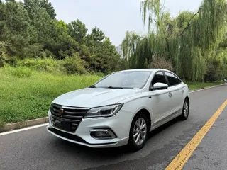 Roewe i5 2019 купить из Китая, цена 1 147 000 ₽ — Suifenhe Auto