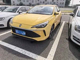 Roewe i5 2023 купить из Китая, цена 941 000 ₽ — Suifenhe Auto