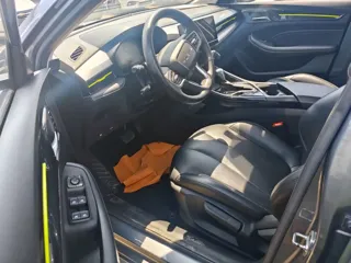 Roewe i5 2022 купить из Китая, цена 1 003 000 ₽ — Suifenhe Auto