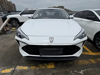 Roewe i5 2025 купить из Китая, цена 1 095 000 ₽ — Suifenhe Auto