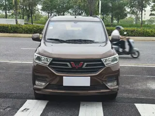 Wuling Hongguang 2019 купить из Китая, цена 1 066 000 ₽ — Suifenhe Auto
