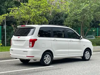 Wuling Hongguang 2021 купить из Китая, цена 1 210 000 ₽ — Suifenhe Auto
