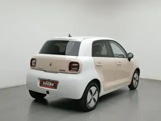 ORA Black Cat 2022 купить из Китая, цена 969 000 ₽ — Suifenhe Auto