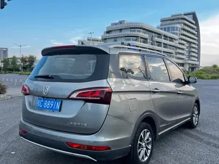 Baojun 730 2019 купить из Китая, цена 1 186 000 ₽ — Suifenhe Auto