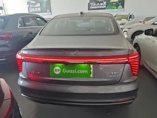 Hongqi H5 PHEV 2025 купить из Китая, цена 3 728 000 ₽ — Suifenhe Auto