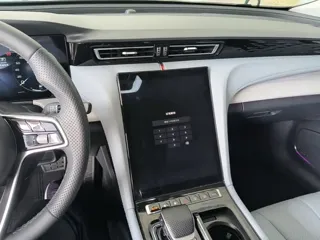 Hongqi H5 PHEV 2025 купить из Китая, цена 3 439 000 ₽ — Suifenhe Auto