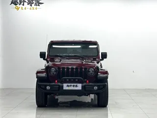 Jeep Wrangler 2024 купить из Китая, цена 5 920 000 ₽ — Suifenhe Auto
