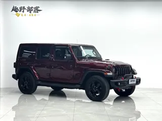 Jeep Wrangler 2024 купить из Китая, цена 5 920 000 ₽ — Suifenhe Auto