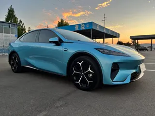 Deepal L07 2024 купить из Китая, цена 3 041 000 ₽ — Suifenhe Auto