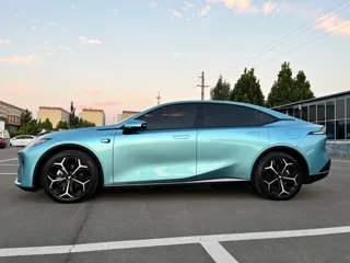 Deepal L07 2024 купить из Китая, цена 3 041 000 ₽ — Suifenhe Auto