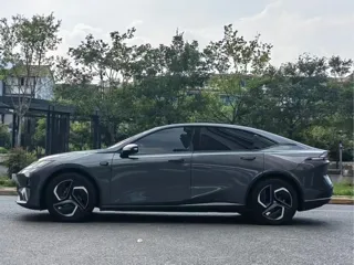 Deepal L07 2025 купить из Китая, цена 3 605 000 ₽ — Suifenhe Auto
