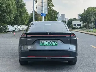 Deepal L07 2025 купить из Китая, цена 3 605 000 ₽ — Suifenhe Auto